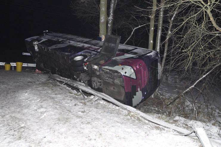 У Польщі перекинувся автобус з 26 українцями: троє людей постраждали